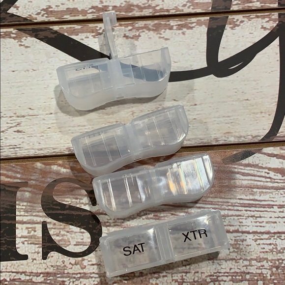 Vera Bradley Travel Pill Case - Picture 6 of 8